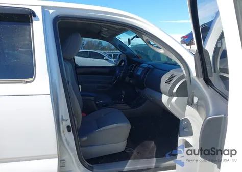 2015 Toyota Tacoma Prerunner z USA, uszkodzony, nr VIN 5TFJX4GN7FX046143